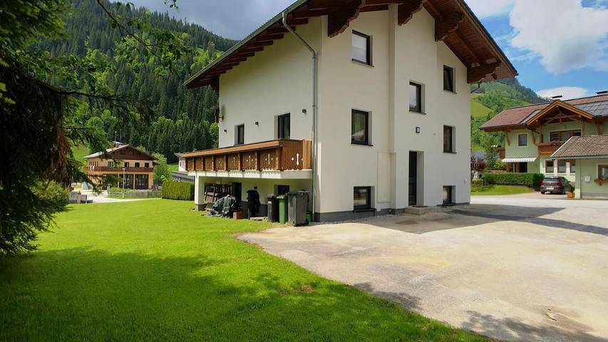 Chalet für 16 Personen, mit Sauna und Balkon in Kleinarl