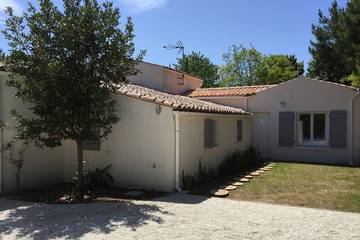 Gîte pour 5 personnes, avec terrasse et jardin dans Plage de la Boirie