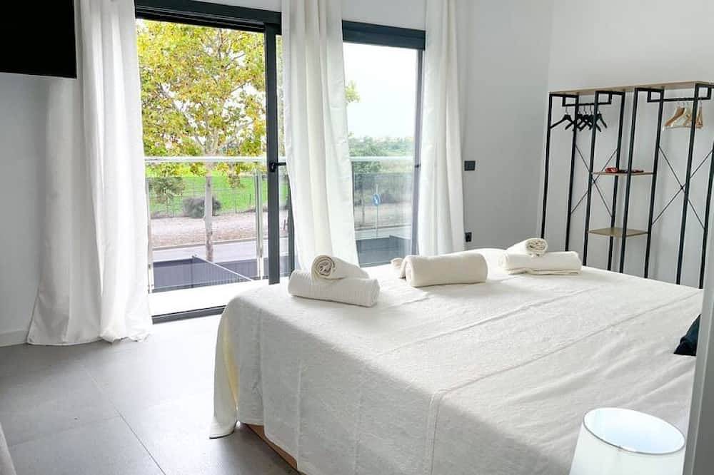 Elegance and comfort at Casa Moncerrat in Vilanova i la Geltrú, Garraf