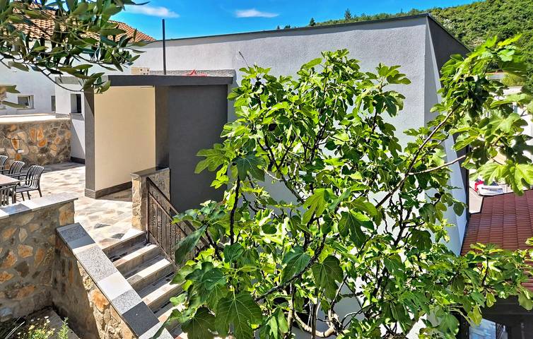 Ferienwohnung für 7 Personen, mit Terrasse in Obrovac