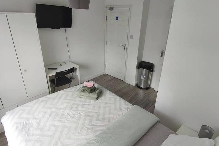 Petite chambre double avec salle de bains privative et parking gratuit à Chelmsford in Chelmsford, Essex