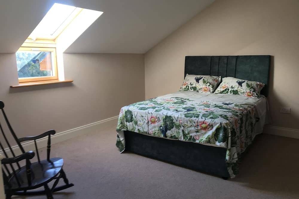 Ocean front home on Ring of Kerry—Golfers and Walkers Paradise in Caragh, County Kerry