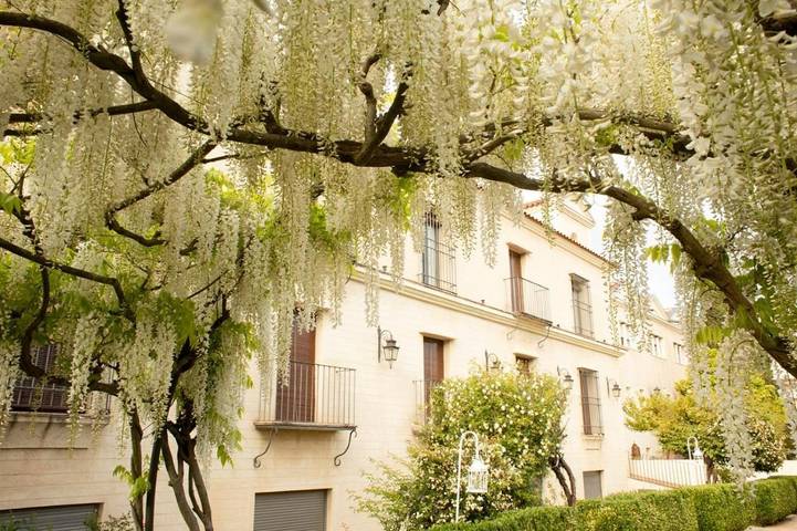 Apartamento para 3 personas, con Balcón y Terraza además de Jardín y Piscina en Cazalla de la Sierra