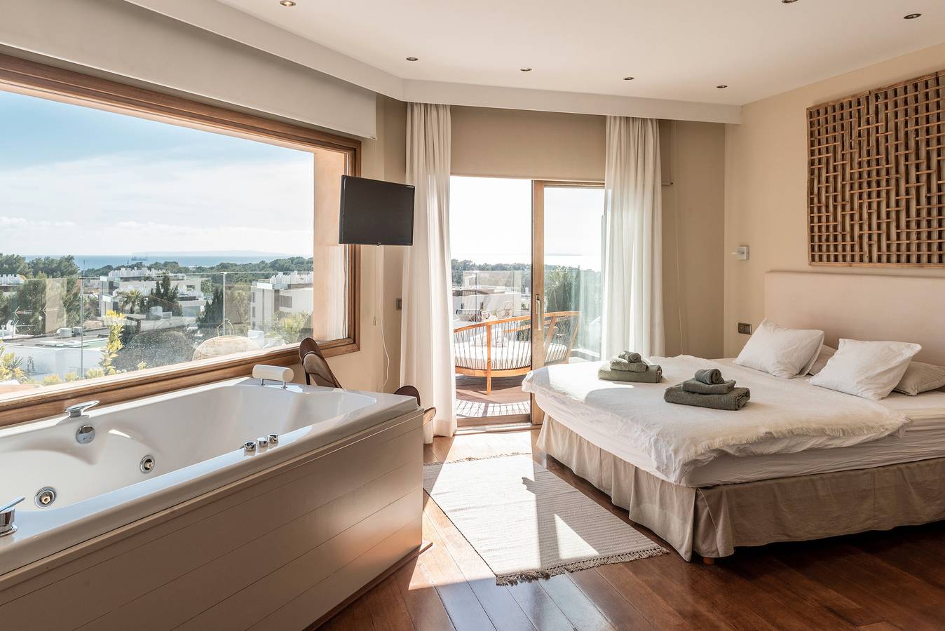 Villa 'Luxury  with Pool and Seaview' with Sea View, Wi-Fi and Air Conditioning in Cap Martinet, Santa Eulària des Riu