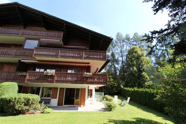 Entire holiday apartment, Appartement Le Stöckli - 2 bedrooms, 90m², 4 people in Château-d' Œx, Alpes Vaudoises