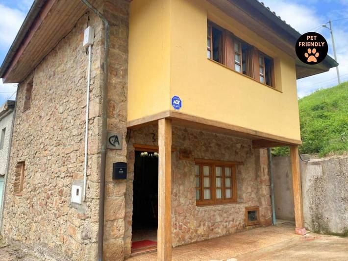 Casa rural para 4 personas, con jardín y terraza, Se admiten mascotas en Bimenes