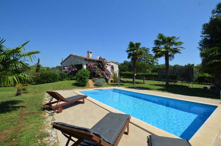 Villa für 5 Personen, mit Terrasse und Pool sowie Balkon/Terrasse, mit Haustier in Rovinj - 3