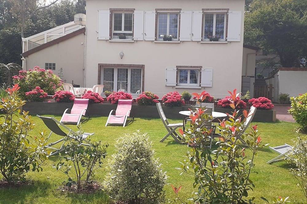 4-star gite renovated in 2024 quiet 200m from the beach Pmr-equipped in Ver-sur-Mer, Côte de Nacre