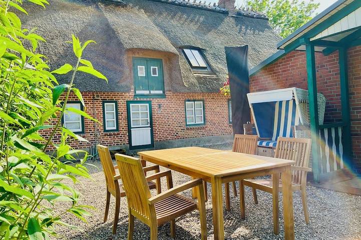 Ferienwohnung für 4 Personen, mit Garten und Sauna sowie Terrasse in Hasselberg