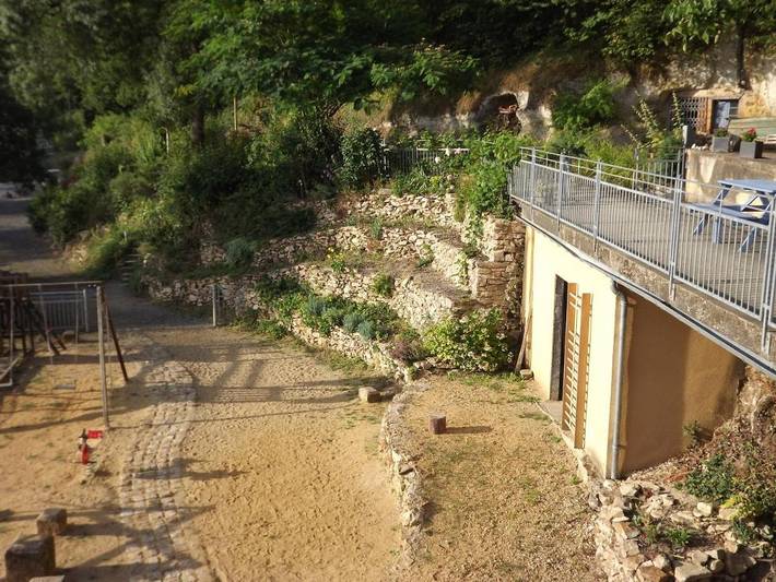 Gîte pour 6 personnes, avec Balcon ainsi que Terrasse et Vue à Aubigné-Racan