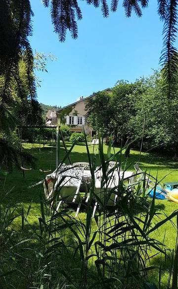 Maison d’hôte pour 3 personnes, avec vue et jardin dans Nantua