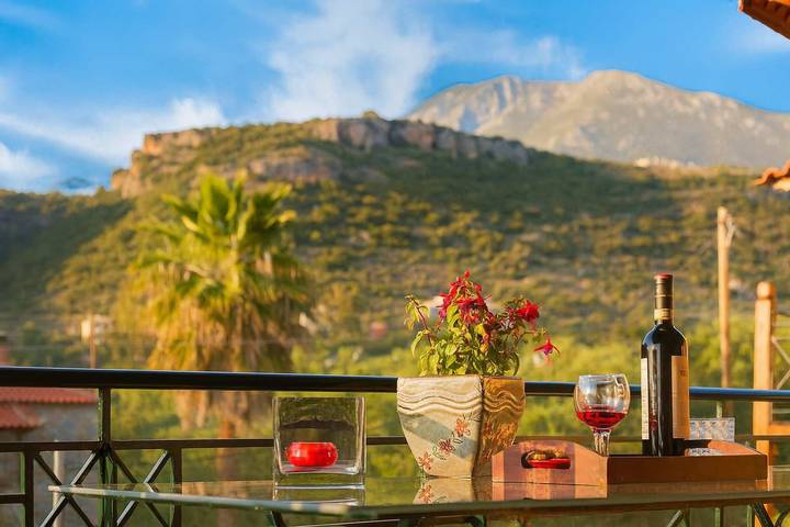 Location de vacances pour 6 personnes, avec Vue sur l’océan et Jardin dans Stoupa