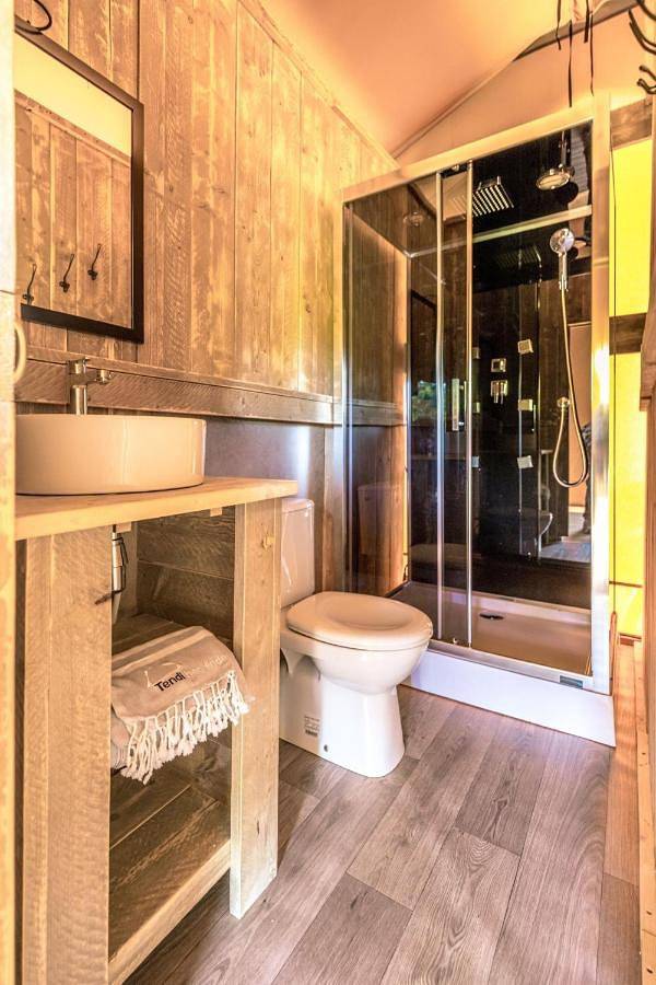 Gîte pour 4 personnes, avec vue et jardin ainsi que piscine et terrasse à Bize-Minervois - 3