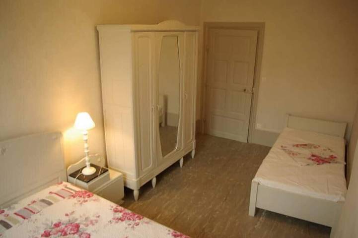 Location de vacances pour 13 personnes, avec terrasse et jardin à Scey-Maisières - 2