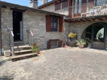 Gîte pour 7 personnes, avec vue et jardin à Berceto