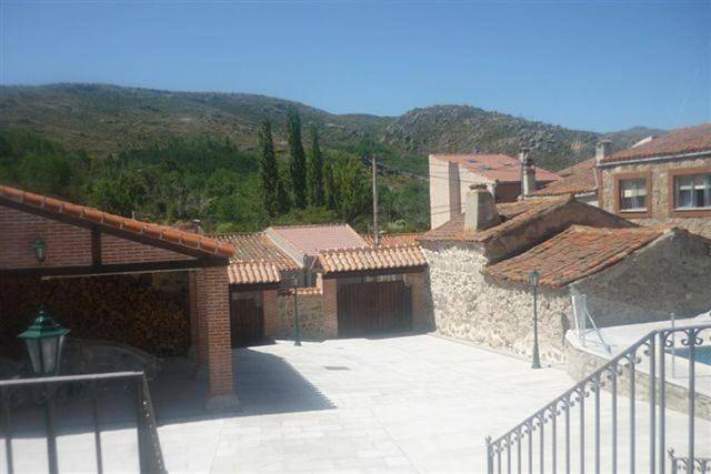 Casa rural para 11 personas, con piscina y terraza, Se admiten mascotas en Comarca de Ávila - 2