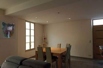 Gîte pour 5 personnes, avec terrasse et jardin à Maligny