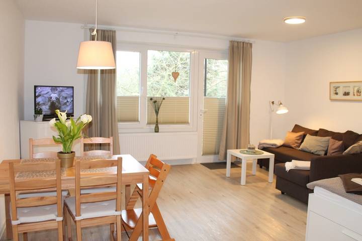 Ferienwohnung für 5 Personen, mit Balkon und Terrasse sowie Garten