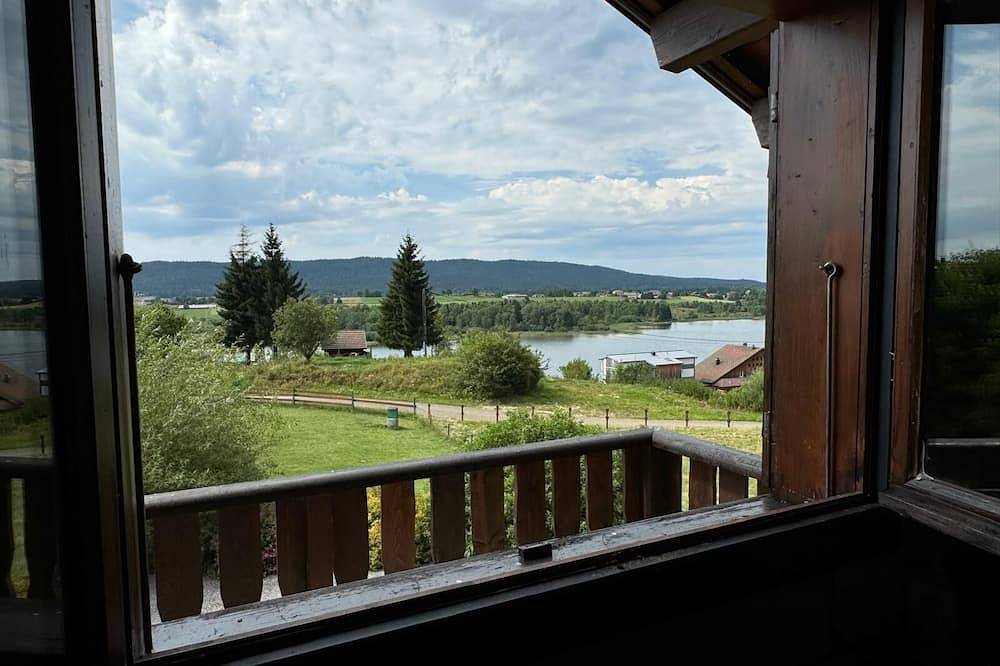 Chalet Avec Superbe Vue Lac in Grande-Rivière, Parc naturel régional du Haut-Jura