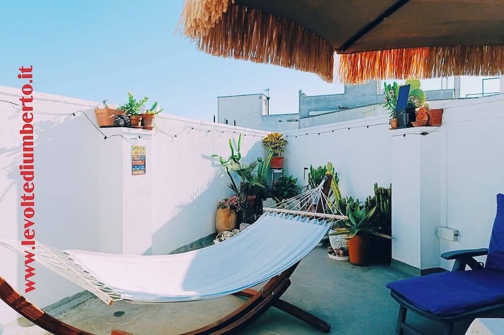 Ganze Wohnung, Apartment with large outdoor terrace in the heart of Salento in Sogliano Cavour, Lecce Provinz