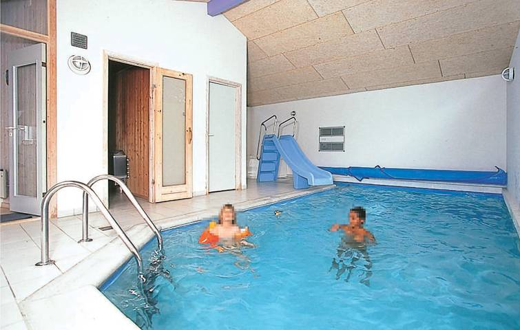 Ferienhaus für 12 Personen, mit Sauna und Garten sowie Pool und Whirlpool in Bratten - 4