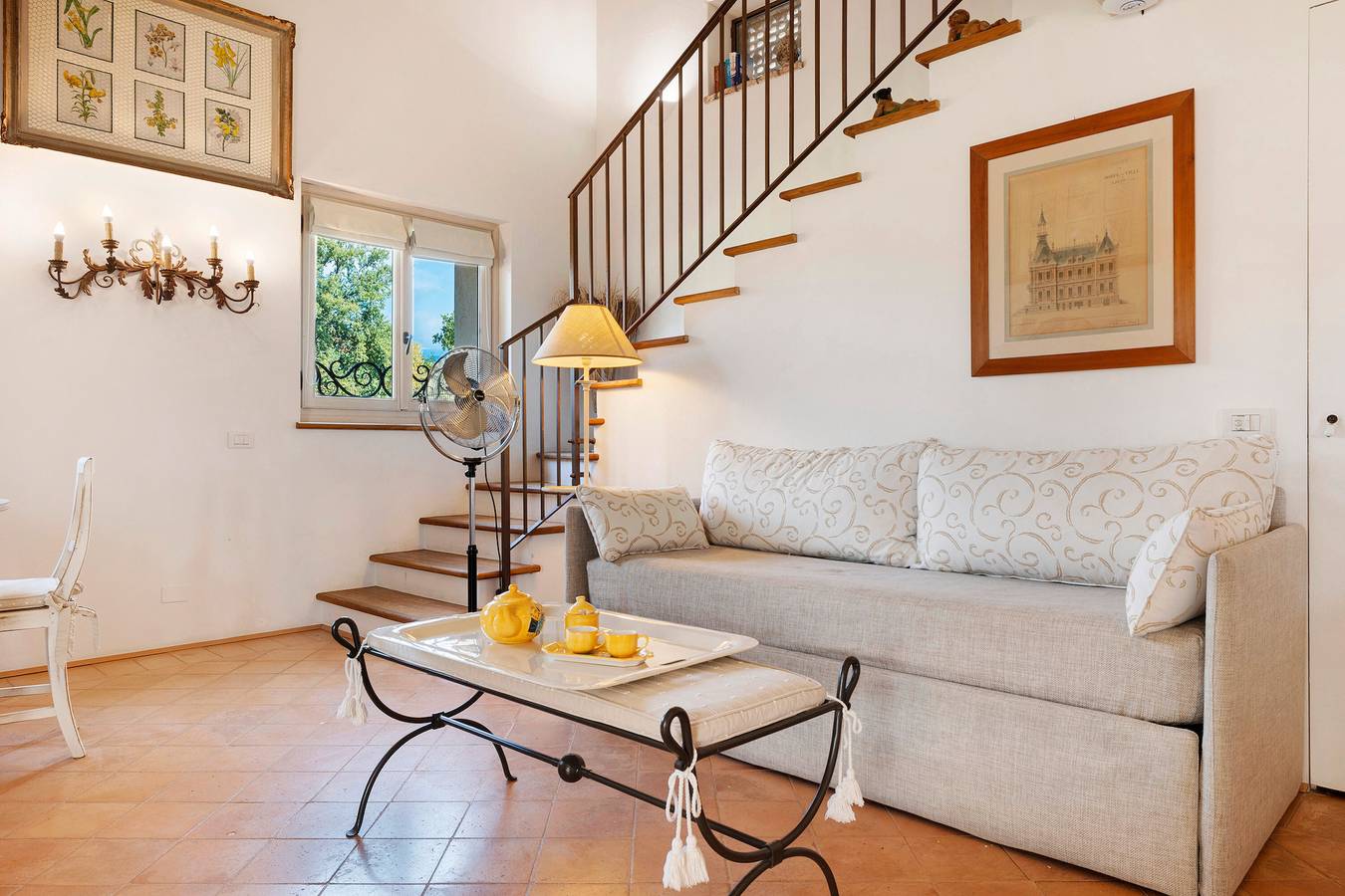 Appartamento intero, Appartamento 'Superior Diamante' con piscina condivisa, Wi-Fi e aria condizionata in Puegnago del Garda, Prealpi Gardesane