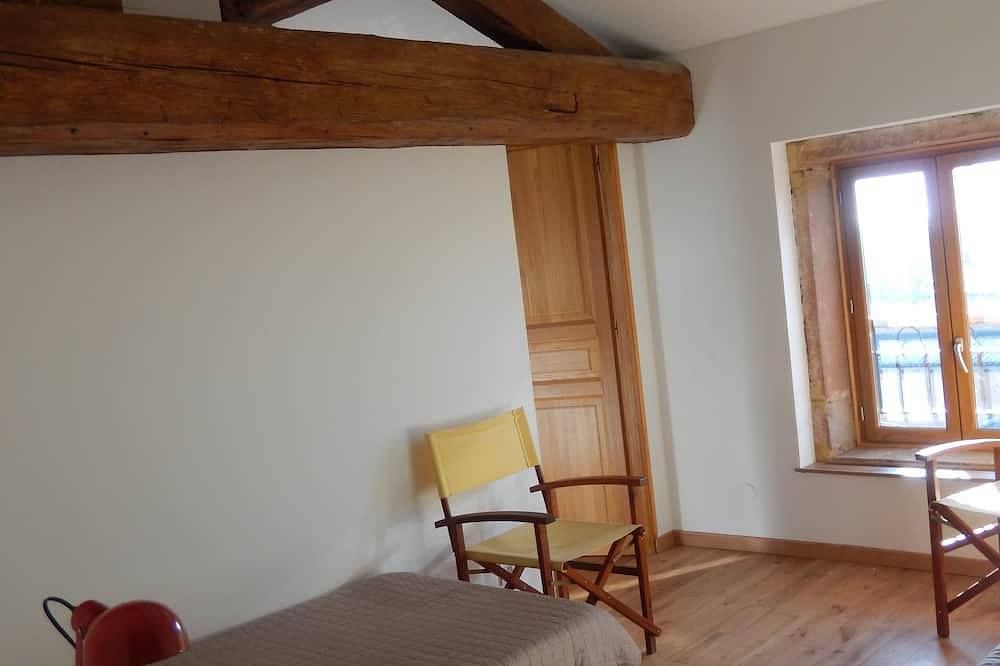Maison De Charme, Calme, Et Pierres Dorees, Grand Confort... in Charnay, Beaujolais