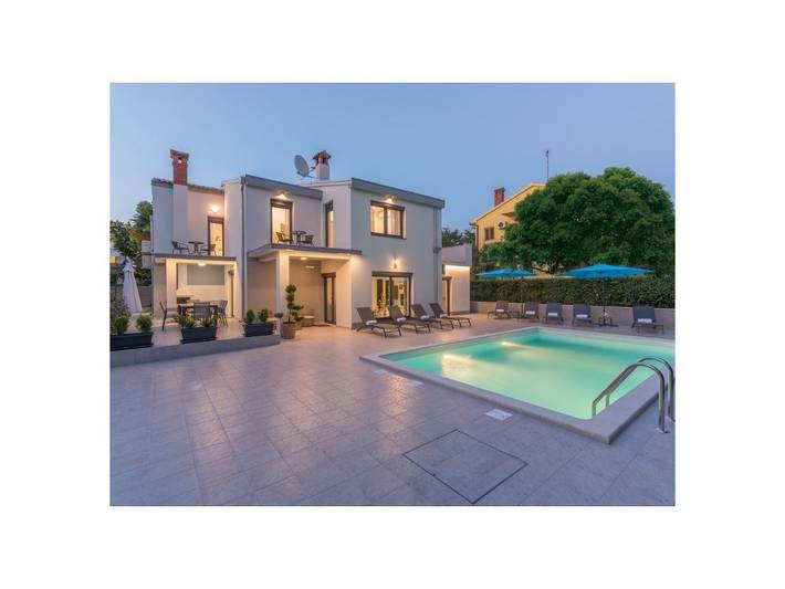 Villa für 9 Personen, mit Pool und Garten in Poreč - 4