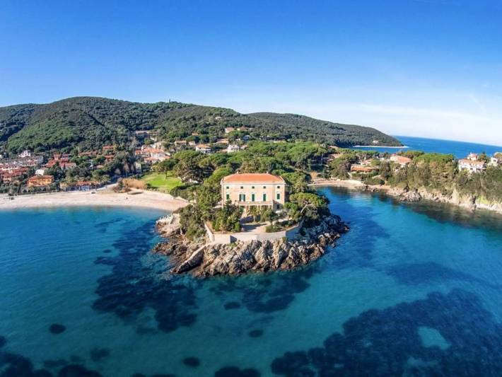 Location de vacances pour 4 personnes, avec jardin à Cavo
