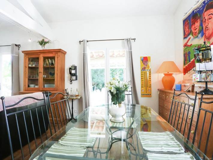 Location de vacances pour 6 personnes, avec jardin ainsi que terrasse et piscine à Buisson - 4