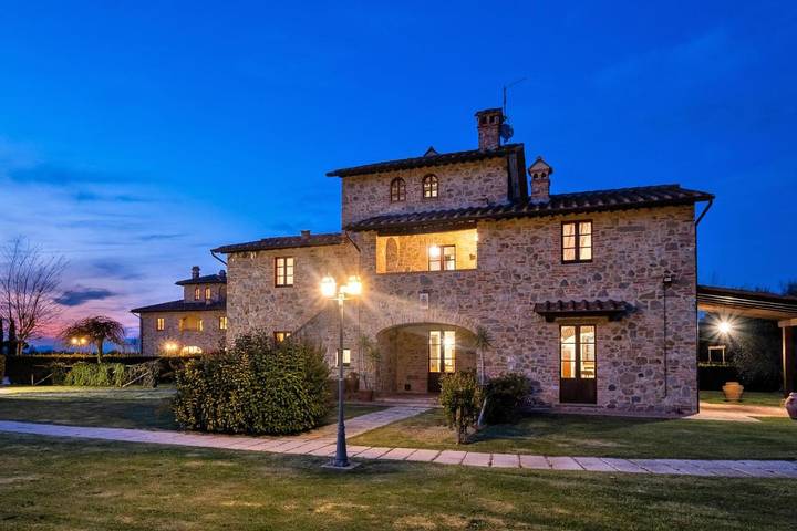 Vakantiewoning voor 4 personen, met Tuin en Zwembad in Cortona