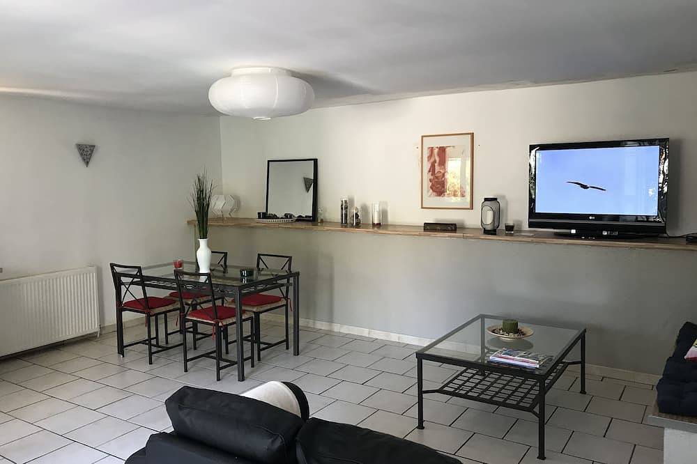 Appartement entier, Provence/ Verdon gîte de 70m2 classé 3* en Rdc de villa pour 5 personnes in Saint-Julien, Région de Brignoles