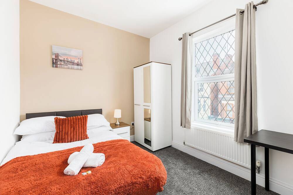 New! Spacious 7Br House with Free Parking and Wifi in Coventry, Birmingham e dintorni