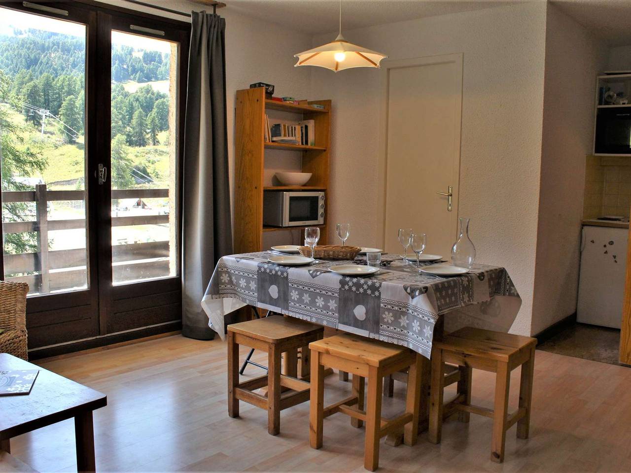 Appartement entier, Appartement 3 Pièces 6 couchages avec piscine, animaux admis à Risoul 1850 in Station de Risoul, Risoul