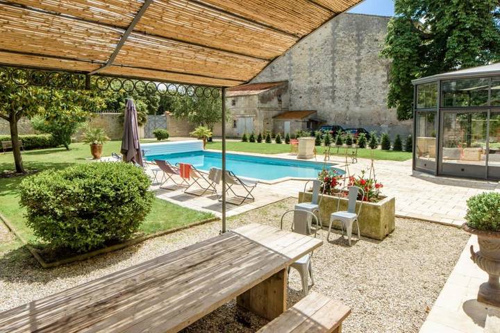Location de vacances pour 2 personnes, avec jardin et piscine à Rochefort - 2