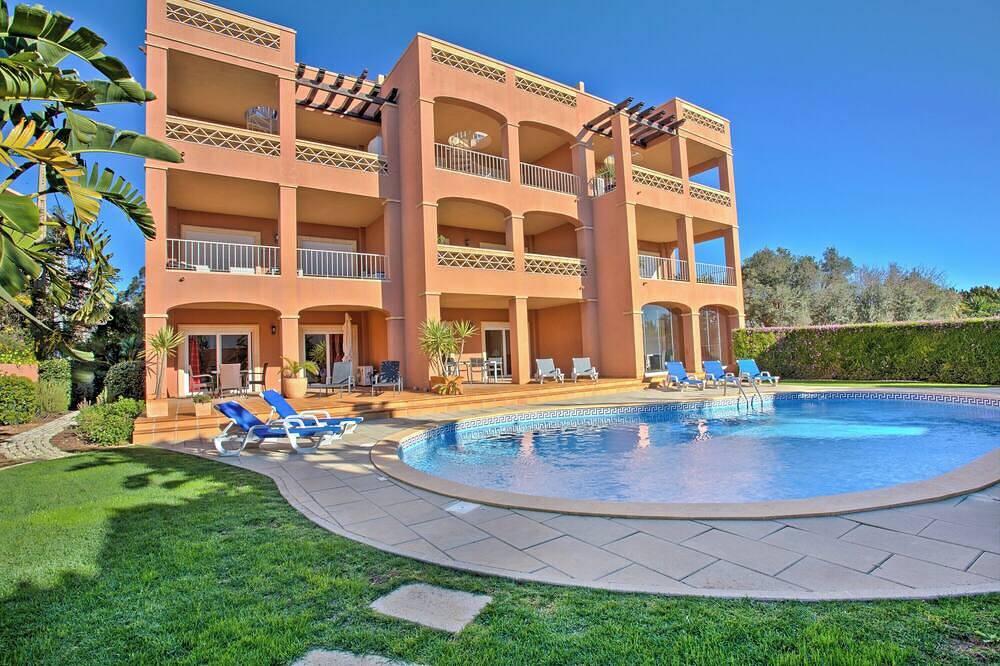 Ganze Wohnung, Vista Baia, Meia Praia beach, Roof Terrace with Amazing Sea Views (2A) in Meia Praia, Faro Distrikt
