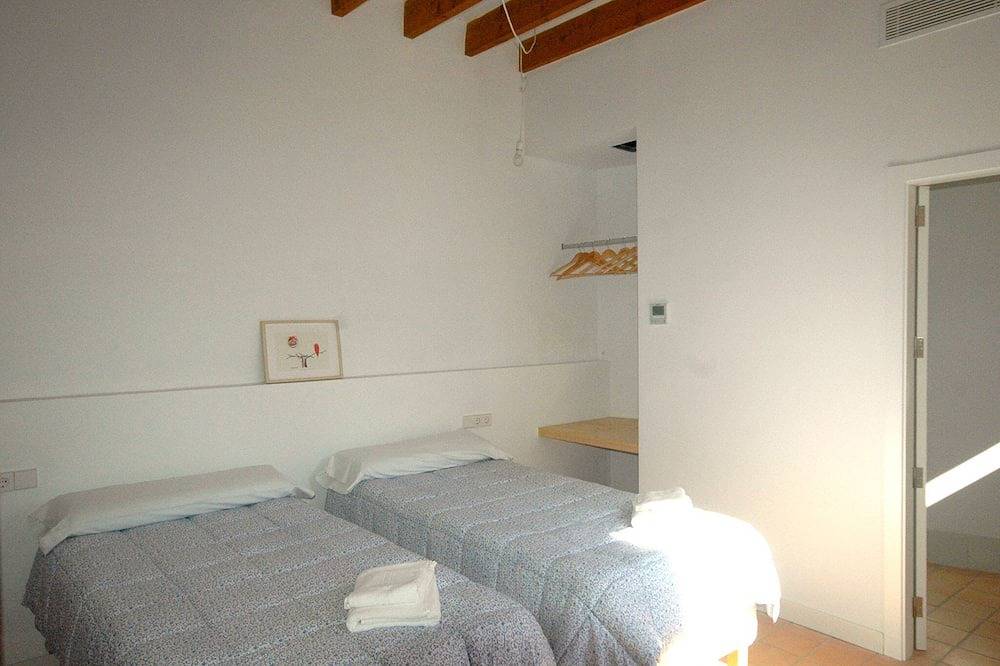  Complete house in Sineu's center. 2 floors and a patio with a pool. Spain in Sineu, Interior de Mallorca