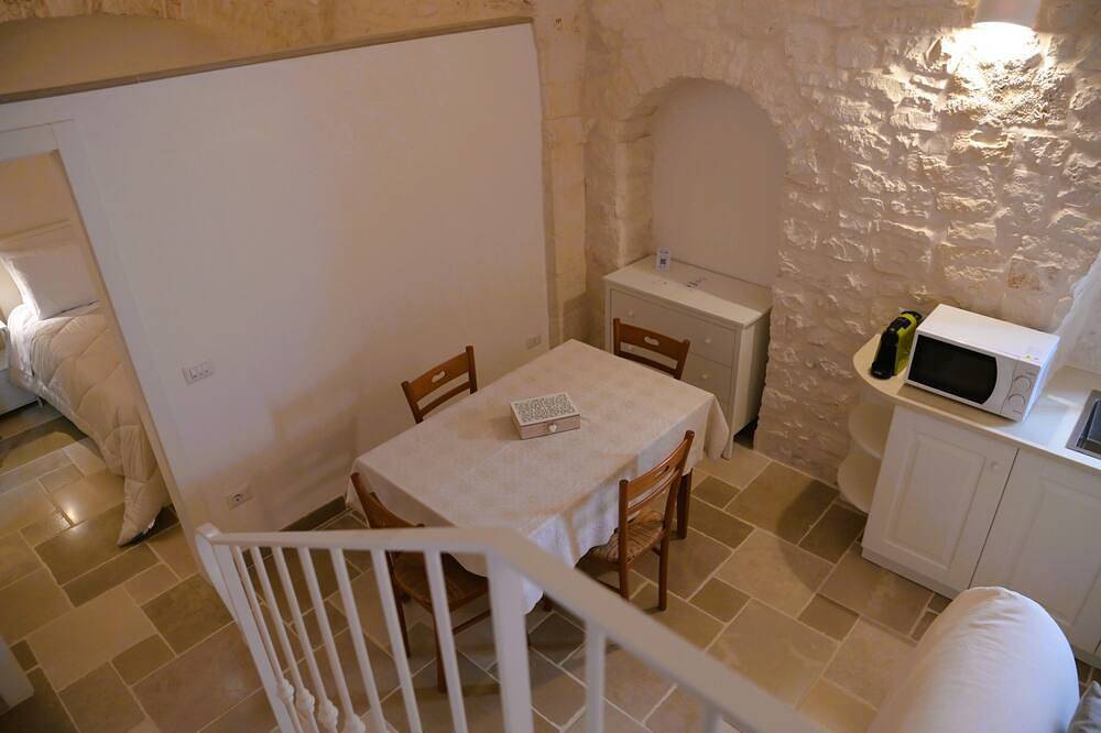 Stella Cometa - Campanile Inn; Comfortable room in historic building Locorotondo in Locorotondo, Region de Bari