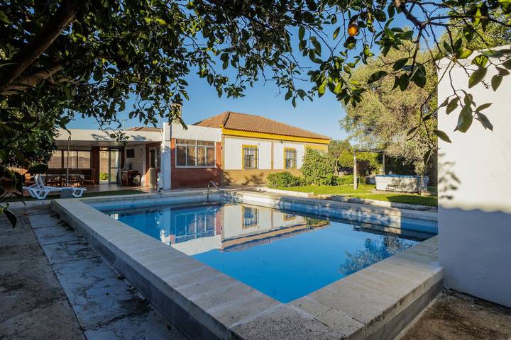 Casa rural para 8 personas, con balcón además de jacuzzi y jardín - 1