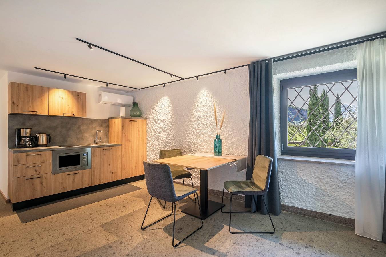 Ganze Wohnung, Ferienwohnung 'Thanhammer Nova Domus' mit Bergblick, Schwimmbad und Klimaanlage in Oberkreuth, Terlan