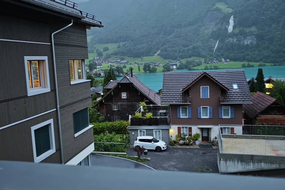 Ganze Wohnung, “Wake Up to Lake & Mountain Views with a Magical Summer Waterfall” in Lungern, Obwalden