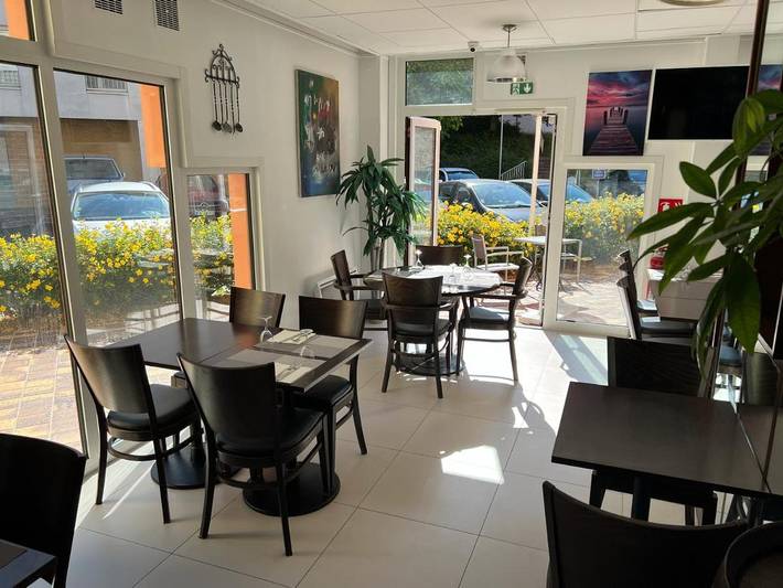 Hôtel pour 2 personnes, avec Terrasse et Jardin à Cachan