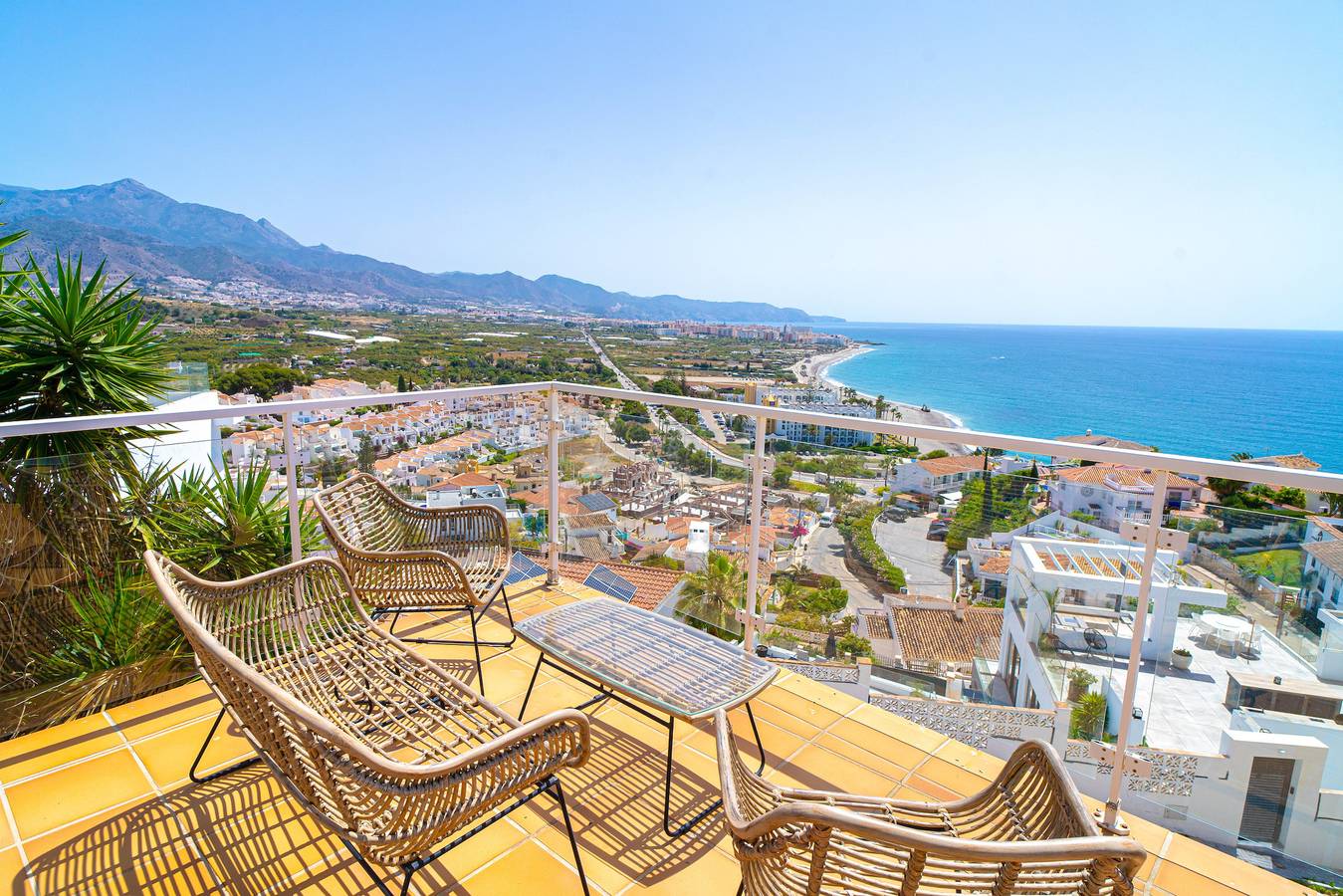 Mirador de Punta Lara in Urbanización Ladera del Mar, Nerja