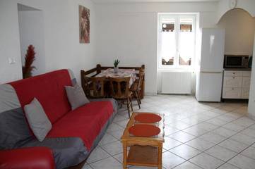Gîte pour 5 personnes, avec terrasse ainsi que jardin et vue à Rive-de-Gier