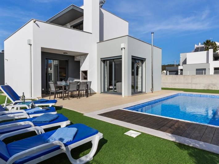 Villa para 6 pessoas, com jardim e piscina em Foz do Arelho