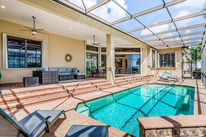 Ferienhaus für 8 Personen, mit Ausblick und Pool sowie Terrasse - 1