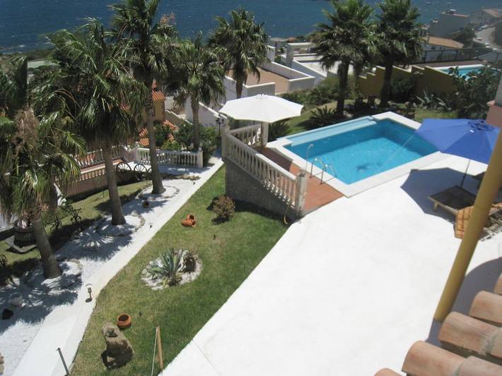Chalet para 7 personas, con Balcón y Terraza además de Jardín y Piscina en Campo de Gibraltar - 2