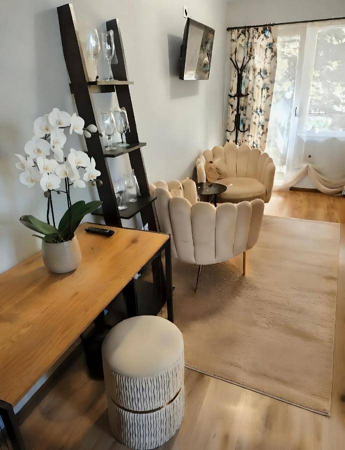 Maison d’hôte pour 2 personnes, avec Balcon et Terrasse ainsi que Jardin et Piscine à Sofia