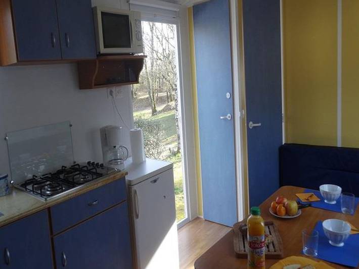 Mobil home pour 4 personnes, avec terrasse et piscine à Payrac - 4