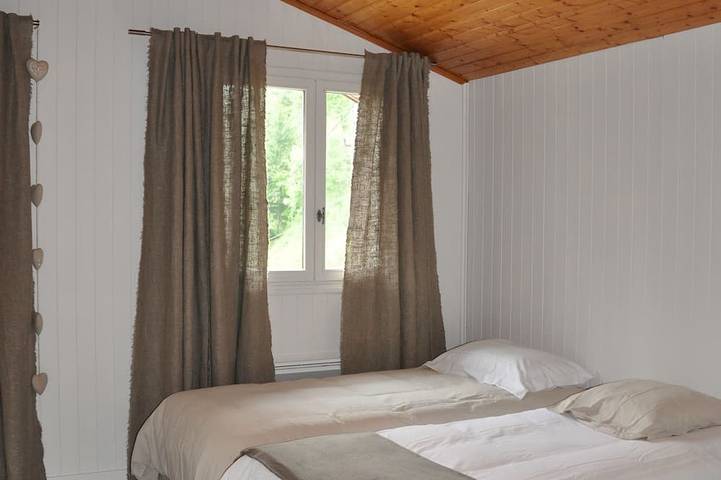 Gîte pour 10 personnes, avec jardin à Le Bouchet-Mont-Charvin - 4